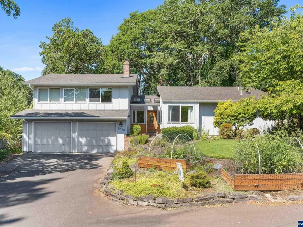 2758 SW Fairmont Dr, Corvallis, OR 97333