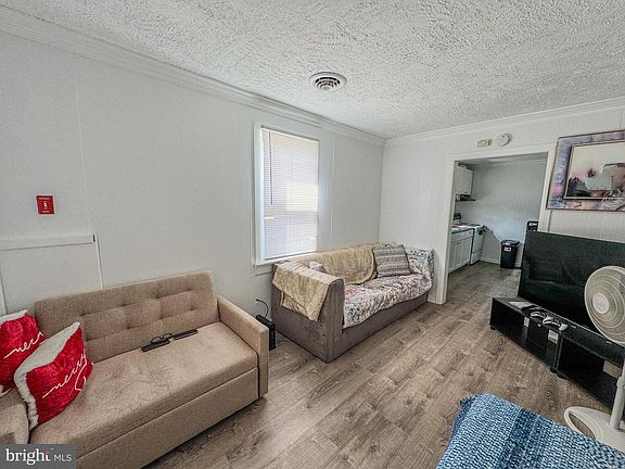 3rd image of 83 Willis Ave