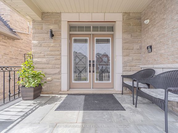 3rd image of 8 Lisson Cres