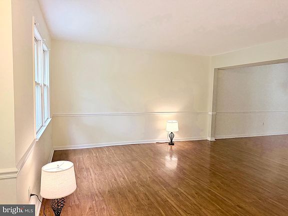 3rd image of 3580 Windridge Dr