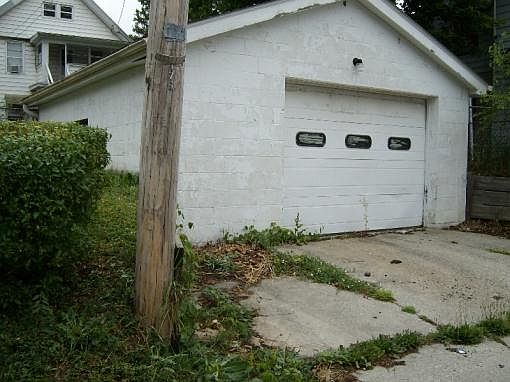 4th image of 169 S Sandusky St