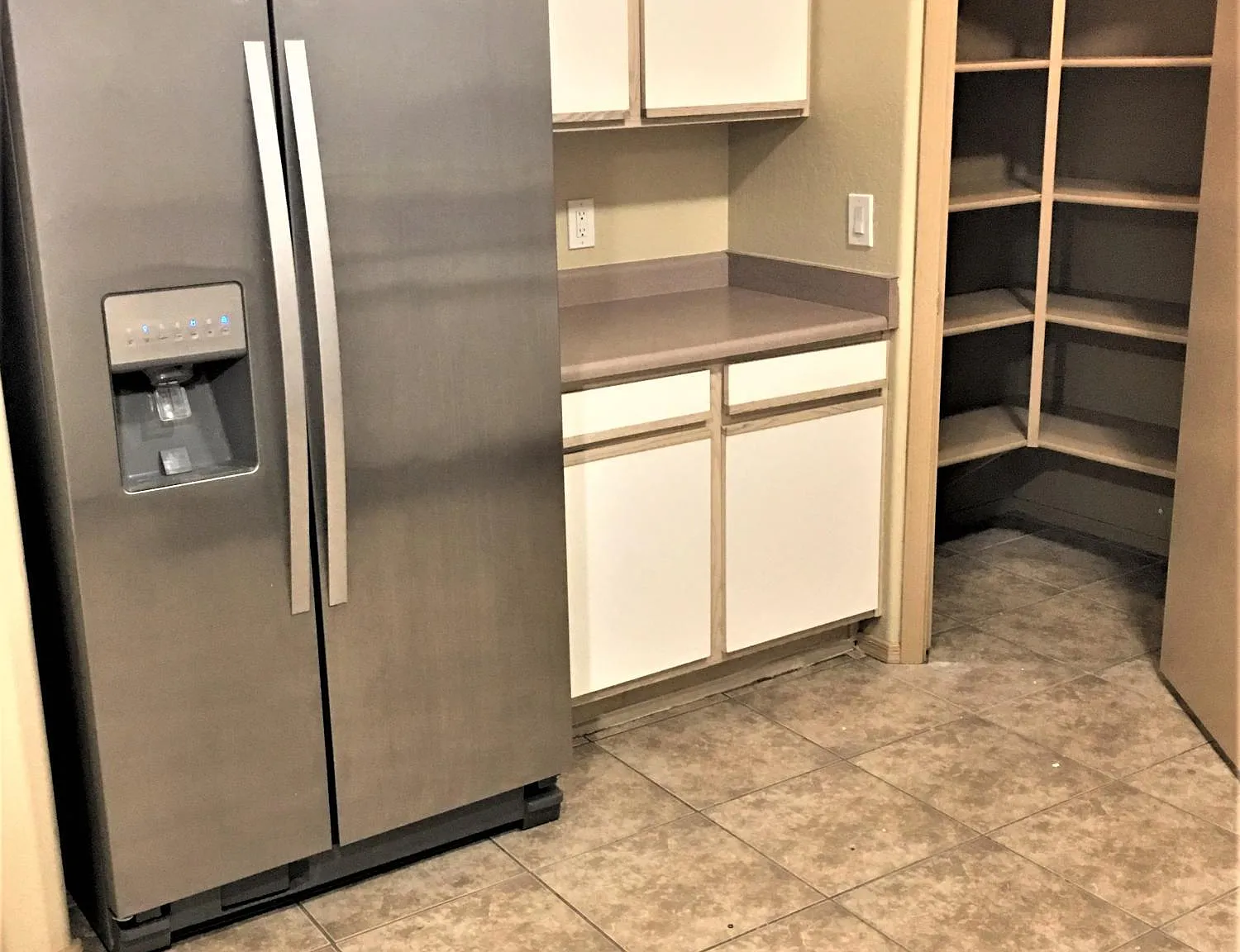 3 bed, 2.0 bath, 1090 sqft, $1,695 — Photo 2