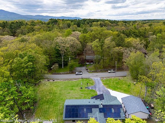 3rd image of 736 Plattekill Road