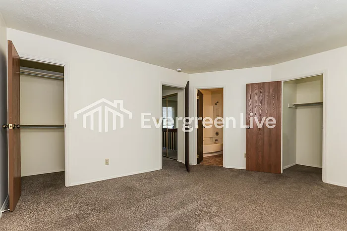 2419 Cross Village Dr — Photo 8