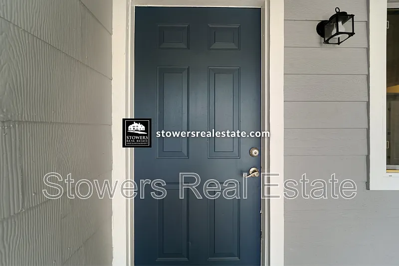3 bed, 2.0 bath, 1068 sqft, $3,495 — Photo 2