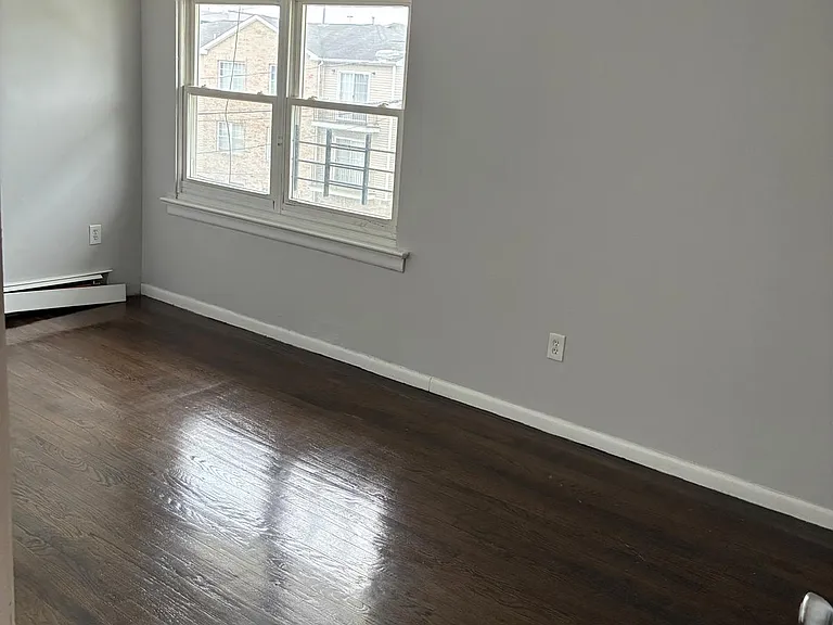 293 13th Ave — Photo 11