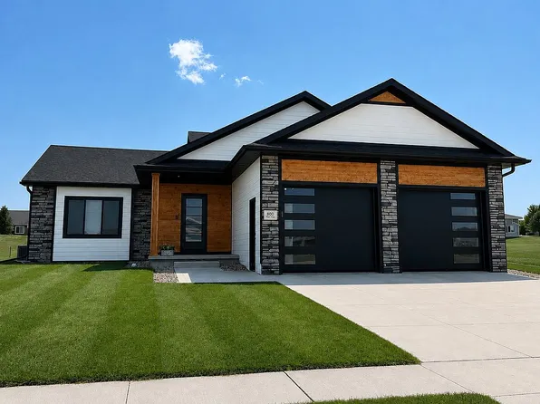 800 Paige Pl, Moville, IA 51039