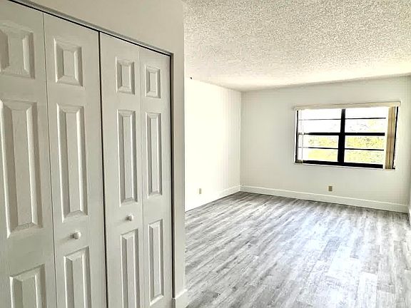 5th image of 9235 SW 8th St APT 512