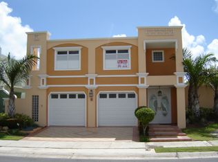 Los Faroles 32, Bayamon, PR 00961