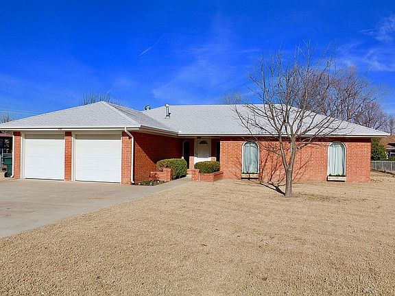 2nd image of 1527 Ashley Cir