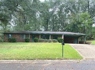 2708 Redbud Dr, Starkville, MS 39759