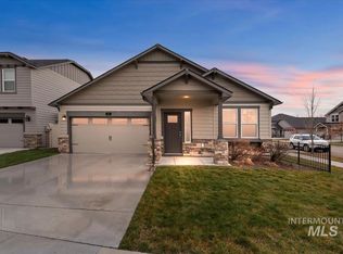 8 N Wooddale Ave, Eagle, ID 83616