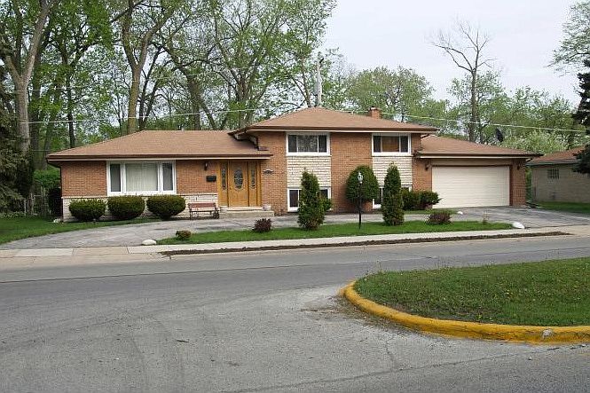 1st image of 8919 Crawford Ave