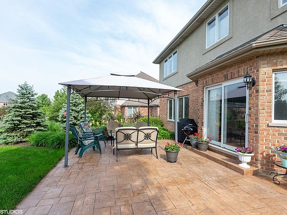 3rd image of 8534 Huckins Dr