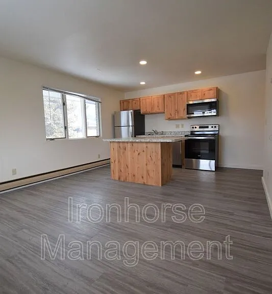 801 W Villard St #37 — Photo 8