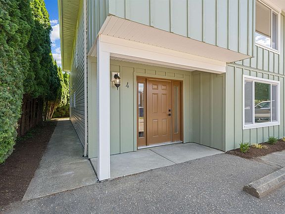 2nd image of 45741 Britton Ave #4