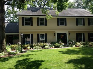 526 Webster Forest Dr, Saint Louis, MO 63119