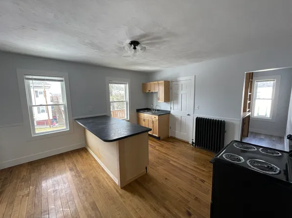 46 Beacon St #1, Clinton, MA 01510