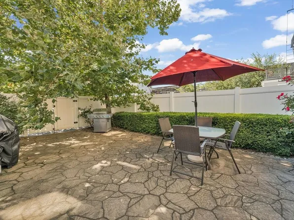 129 Prospect Street image 30 of 34