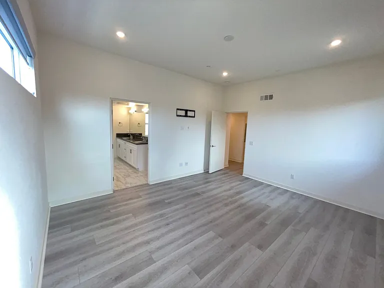 3128 Canon St #301 — Photo 23