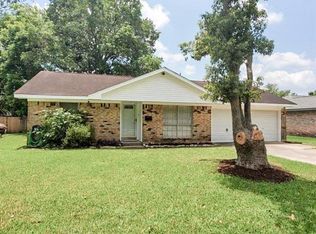 109 Tulip Trl, Lake Jackson, TX 77566