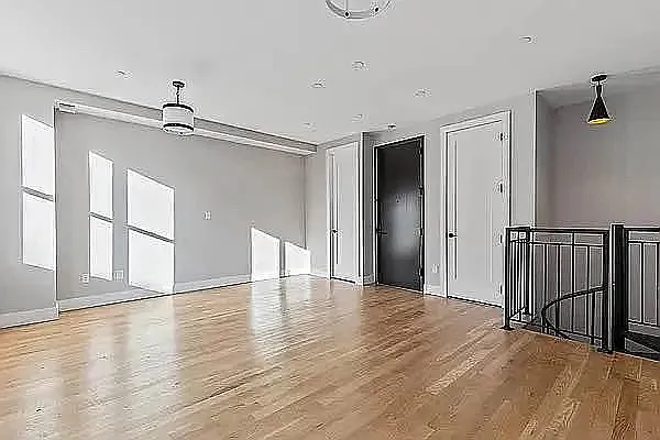 Rented by EXR | media 4
