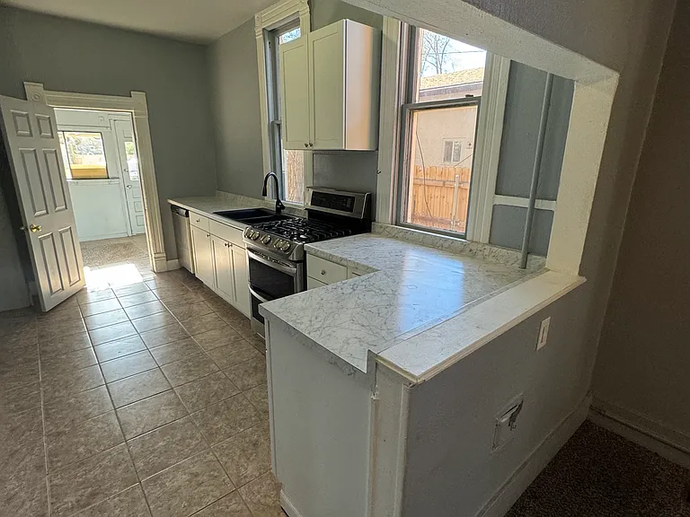 1820 Saint Clair Ave #A — Photo 13