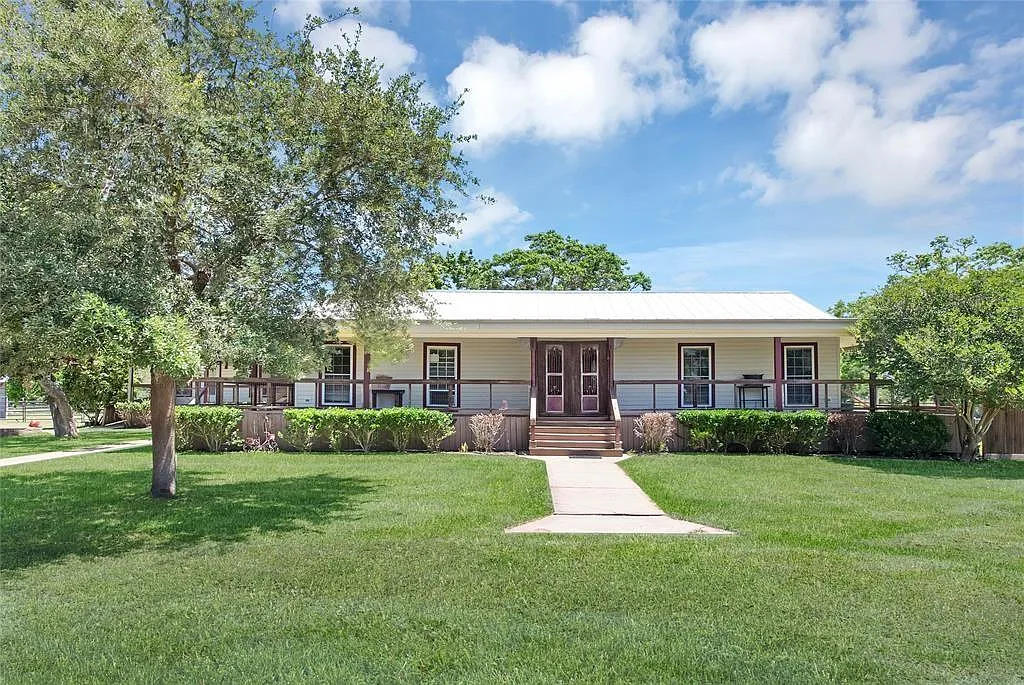 3 bed, 3.0 bath, 1248 sqft, $3,000 — Photo 1