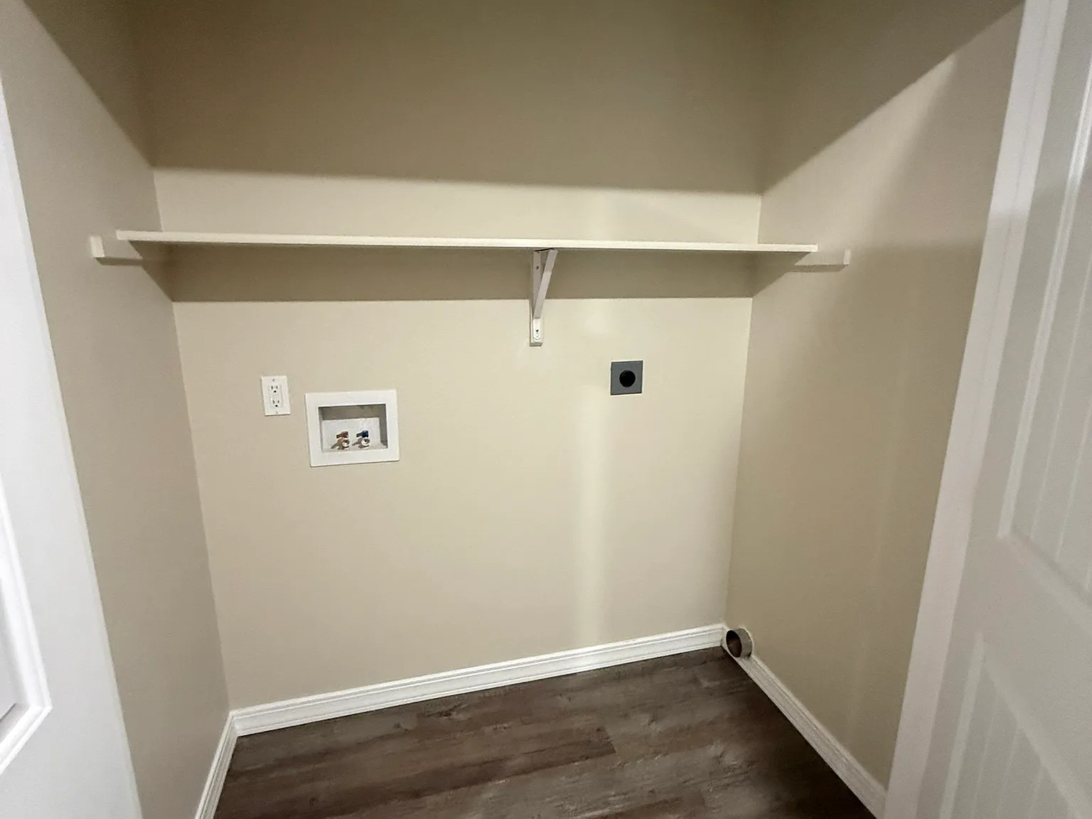 2 bed, $1,000 — Photo 4