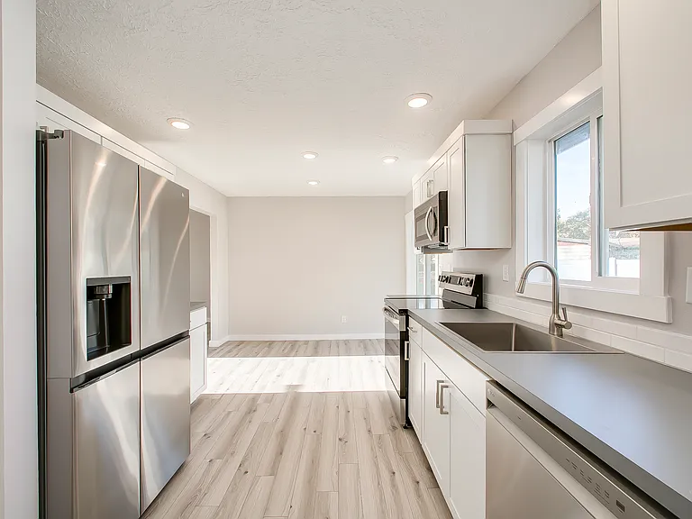 8000 W Dorian St — Photo 23