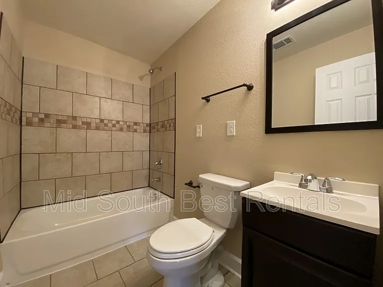 1004 Floyd Ave — Photo 8