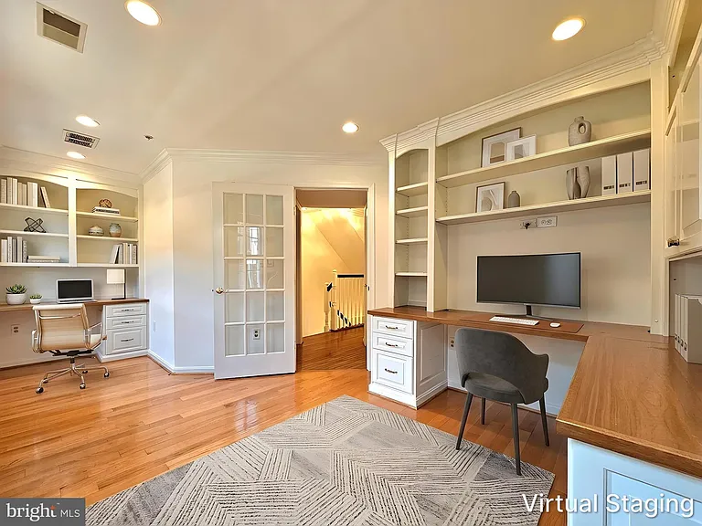 315 Hearthstone Mews — Photo 21