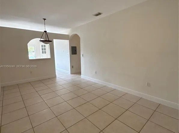 6912 NW 179th #106, Hialeah, FL 33015