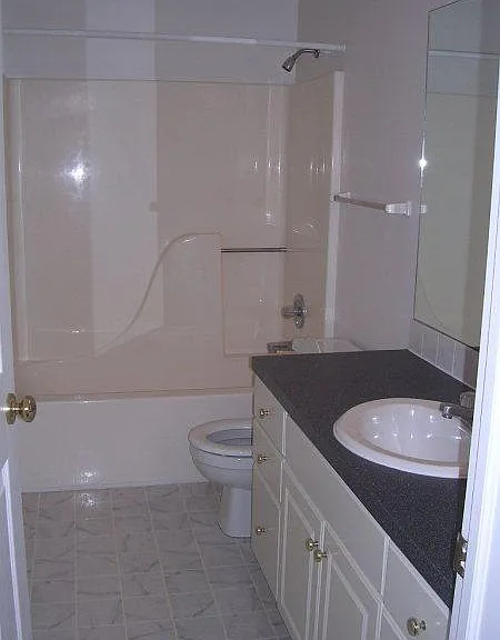 3215 Grand Ave — Photo 4