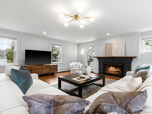 5th image of 12 Robin Hill Road