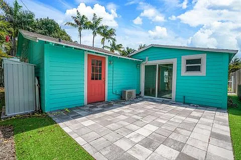 Rear side yard