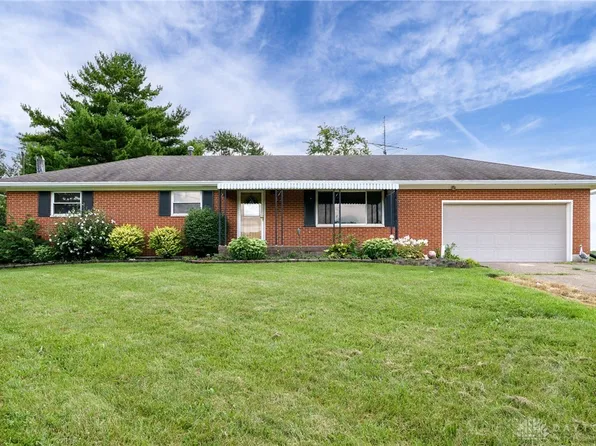 1616 Crest Dr, Springfield, OH 45502