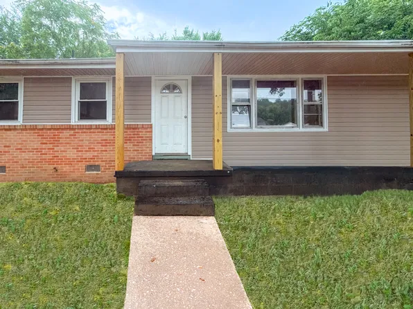 2235 N Whitehill Dr, Petersburg, VA 23803