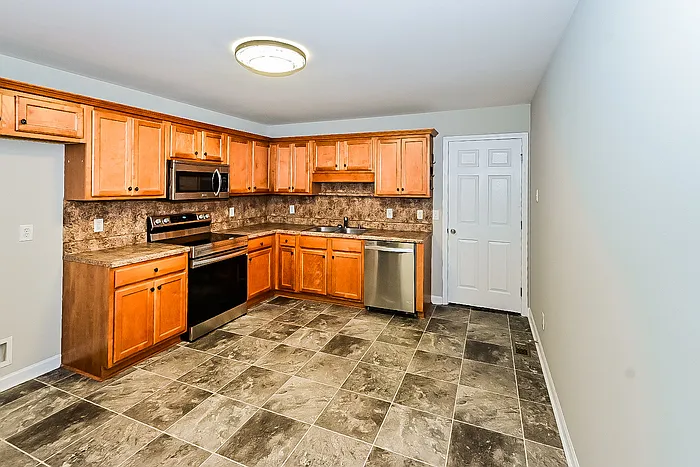 235 Sunrise Dr — Photo 4