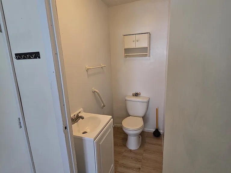 3229 Eastchester Rd — Photo 4