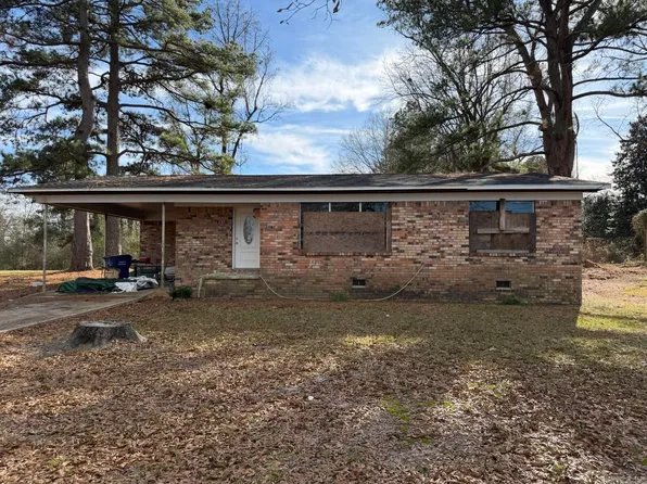 137 Carter St SW, Camden, AR 71701