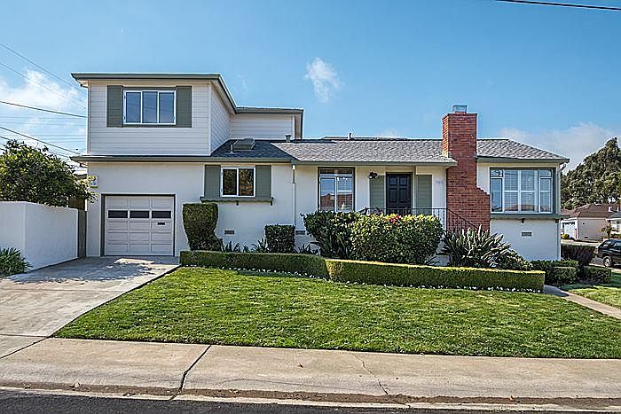 1st image of 701 Southwood Dr