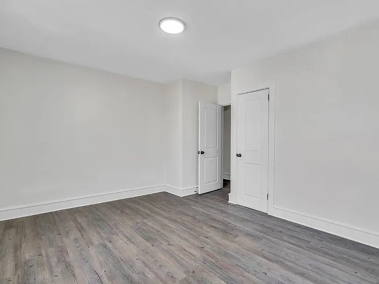 6702 Oakley St — Photo 1