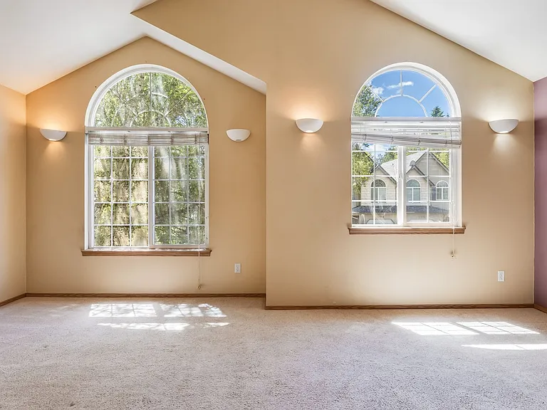 15979 SW Roth Dr — Photo 9