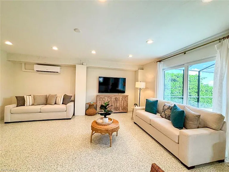 27725 Forester Dr — Photo 35