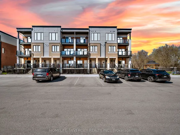 25 Isherwood Ave #5, Cambridge, ON N1R 0E2