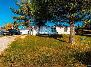 2262 Pero Lake Rd, Lapeer, MI 48446