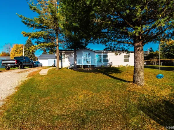 2262 Pero Lake Rd, Lapeer, MI 48446
