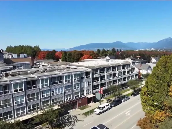 2891 Hastings St E #210, Vancouver, BC V5K 5J8