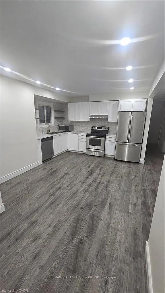 3 bed, $2,150 — Photo 3